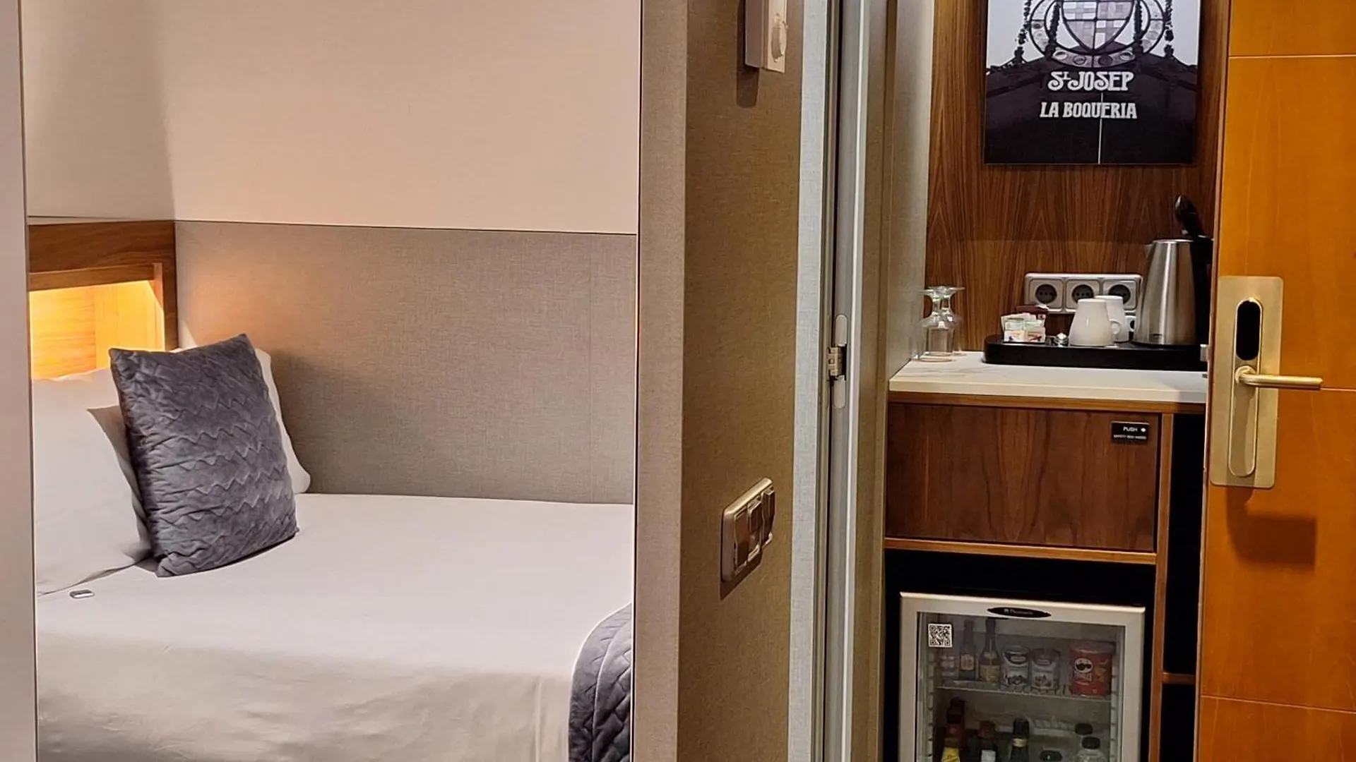 Best Western Premier Hotel Dante Barcelona 4*,