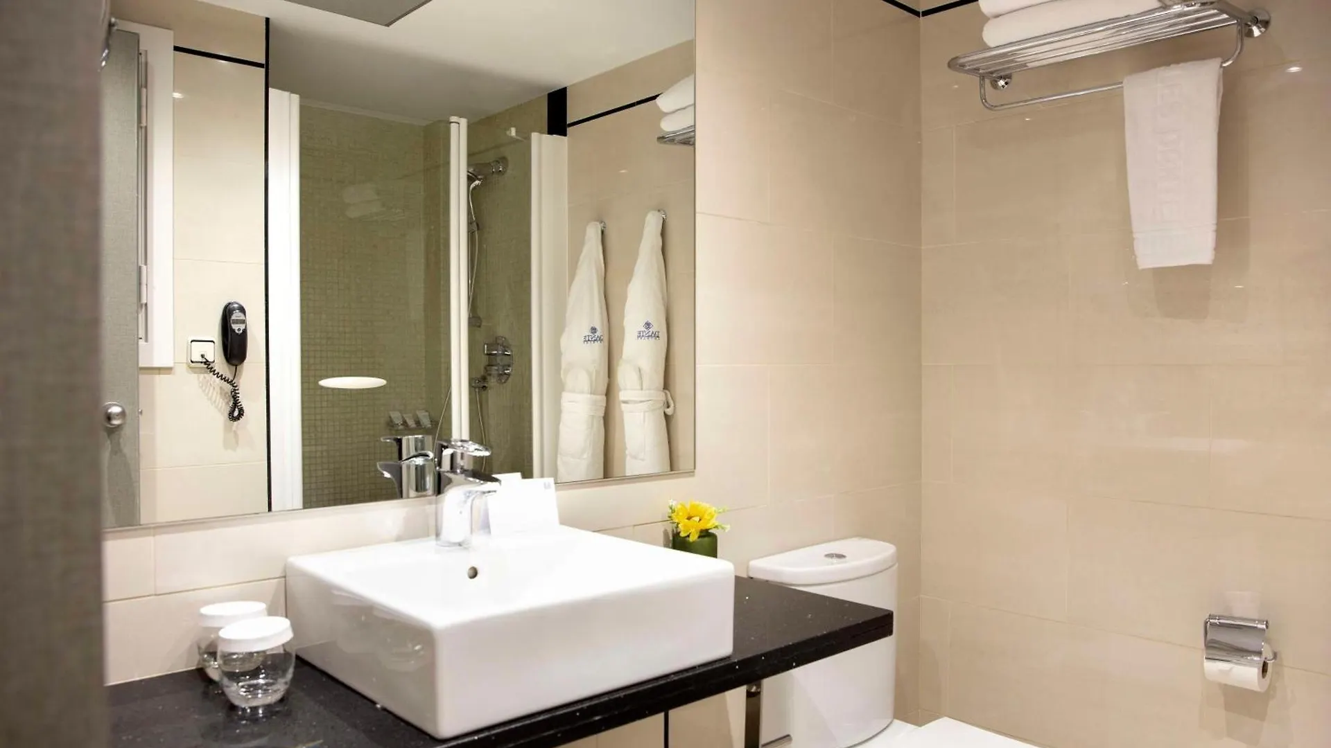 Best Western Premier Hotel Dante Barcelona 4*,